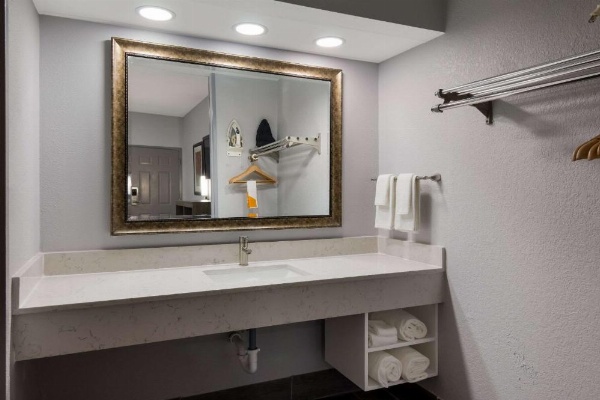 Quality Inn near Casinos and Convention Center image 10